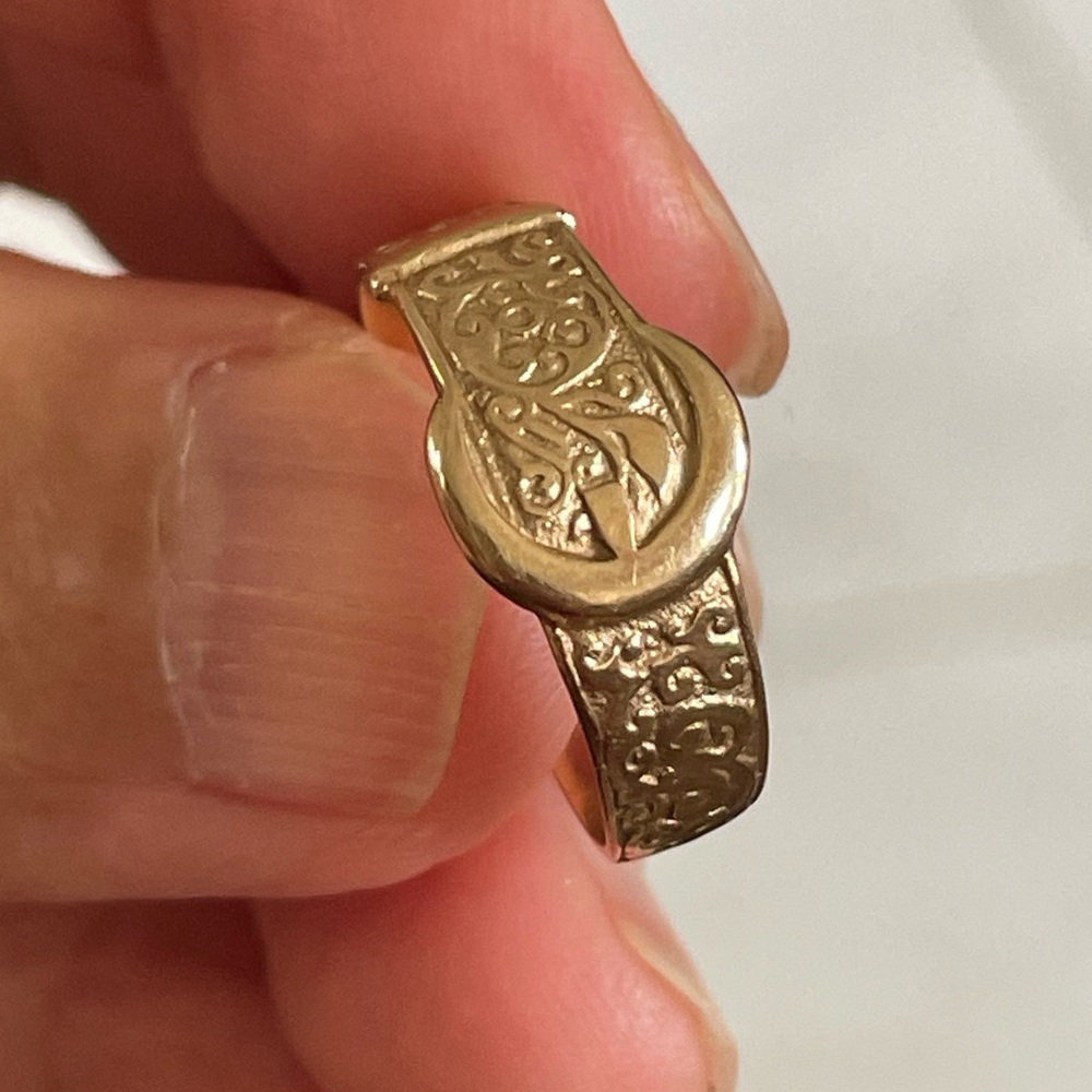 Antique 9k Buckle Ring - Picture 2 of 12